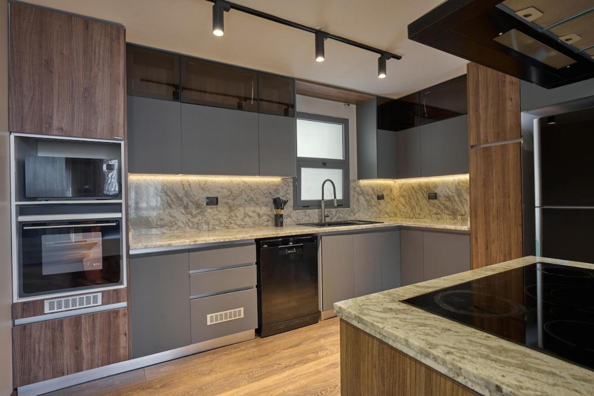 New Eastown 2 Bedroom Apartment *