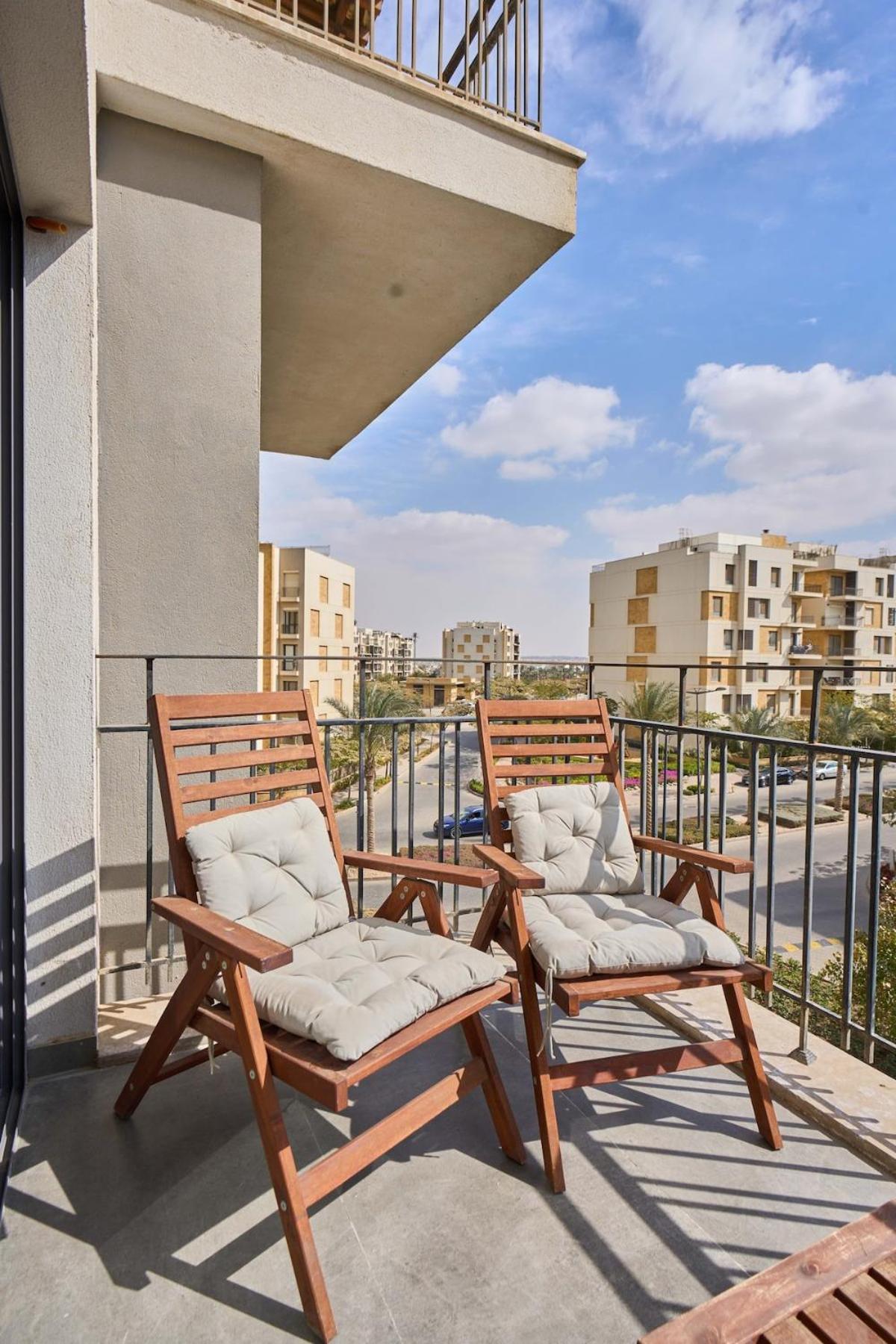 New Eastown 2 Bedroom Apartment *